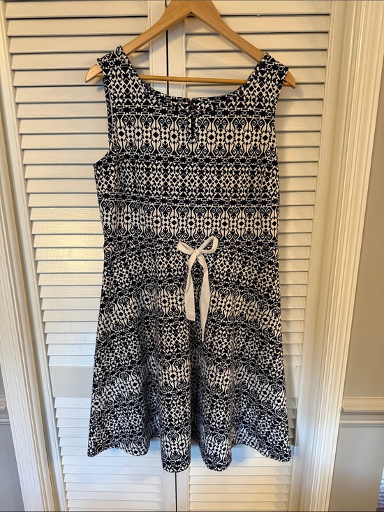 Talbots Dresses & Skirts - Talbots Navy & White Geometric Sleeveless Midi Dress – Size 10 – Belted Waist